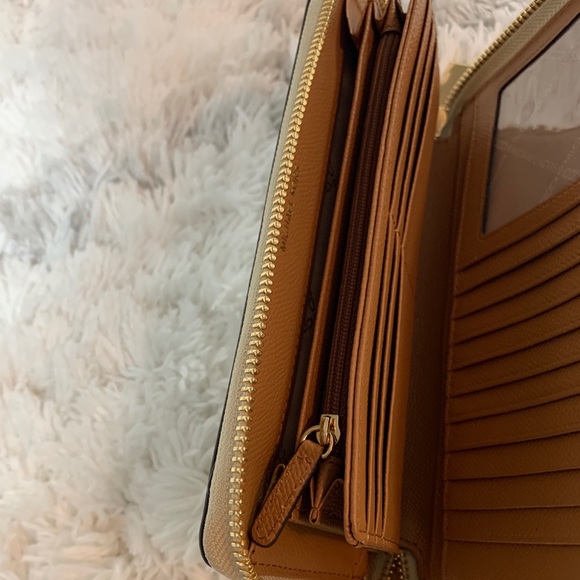 Michael Kors Gold Wallet - Picture 7 of 13